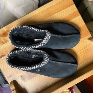 Ugg slippers size 8